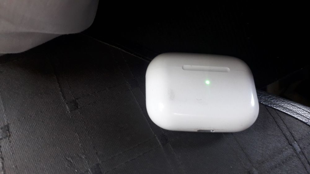 Блйутз наушники сотилади