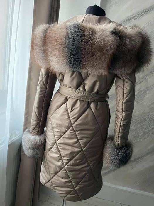 Geaca Parka cu blana naturală-Colectia noua. Calitate superioara . Pro