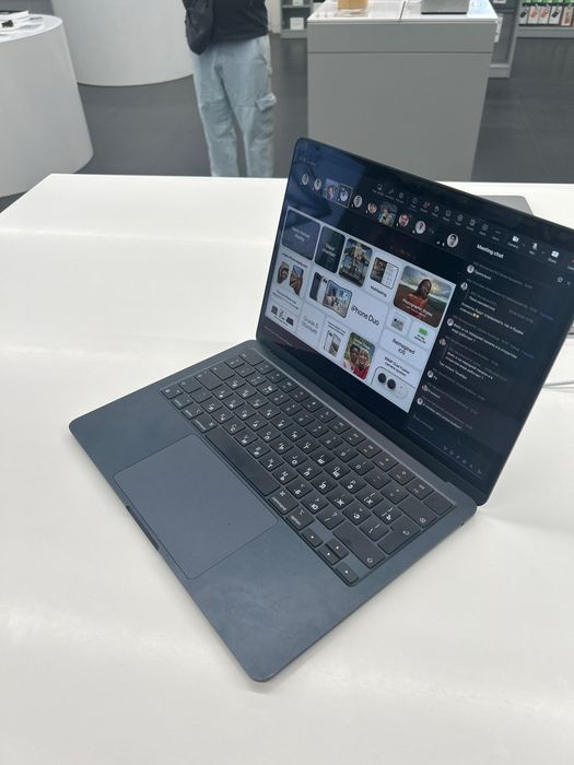 Macbook air 13 m2 8/512