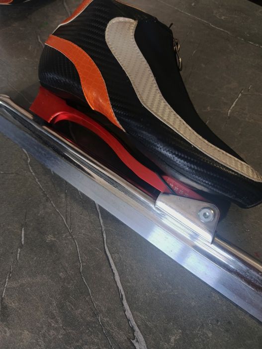 Коньки конькобежные