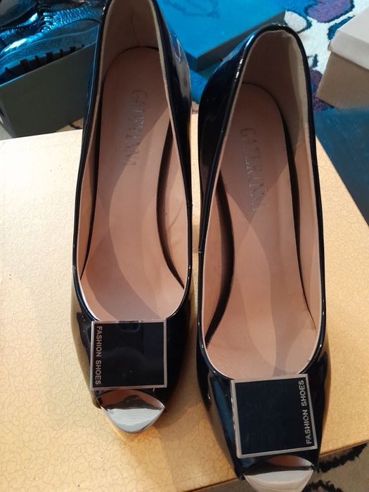 Женская обувь 39 р