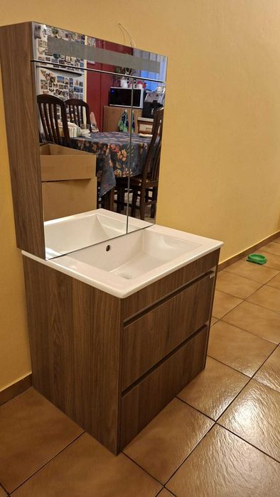 Шкаф за баня ЕМА