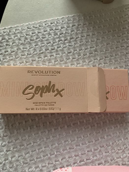 Палитра Revolution