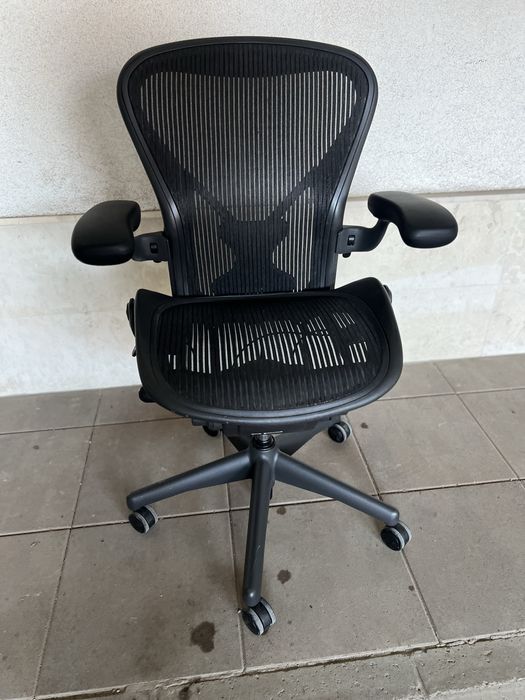 Eргономичен офис стол HERMAN MILLER AERON размер В