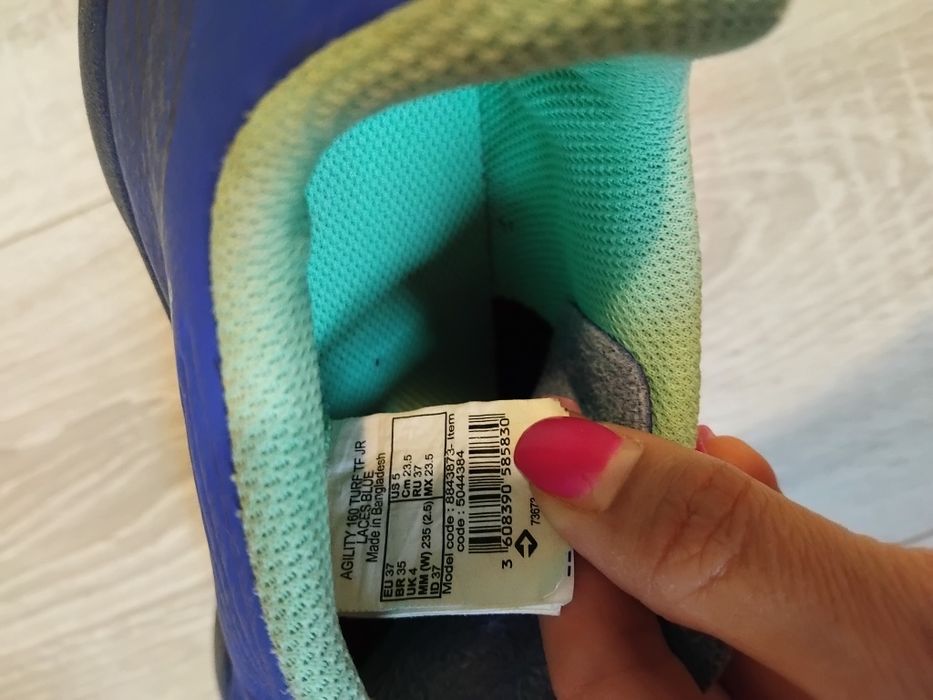 adidasi fotbal mărimea 37