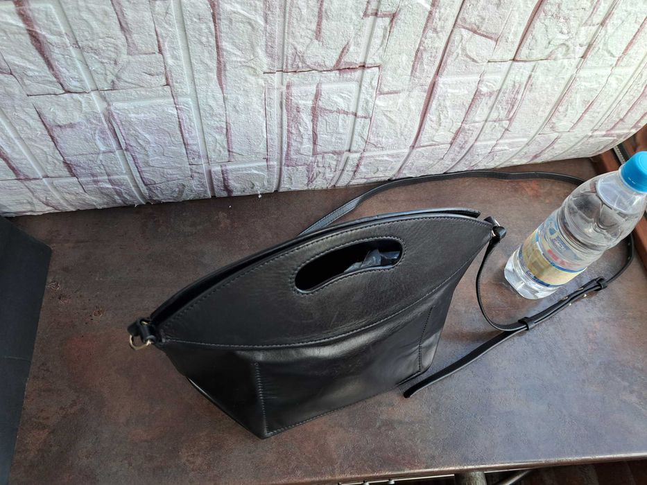 дамска чанта,Massimo Dutti,черна кожена чантичка-естествена кожа,