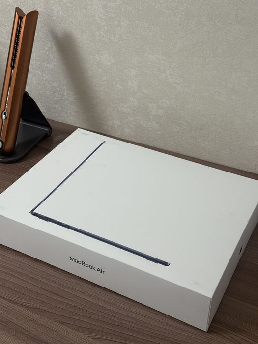 Продам Macbook Air M5