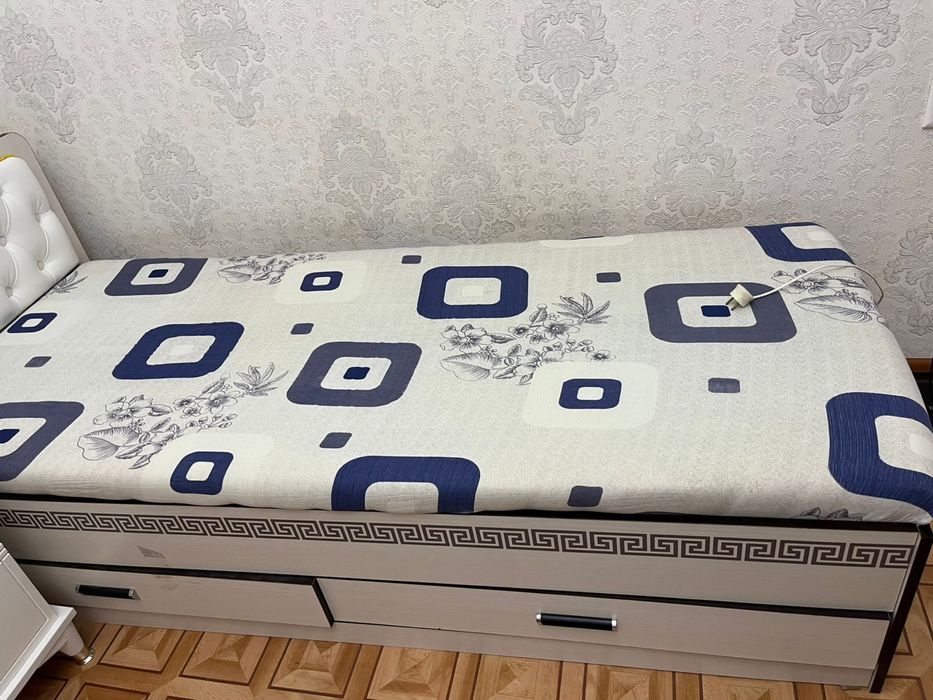 Односпальная кровать