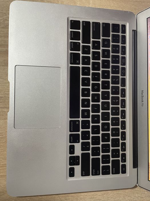 Vand macbook air late 2010
