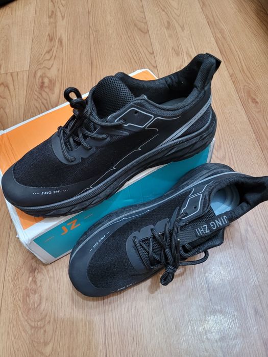 Кроссовки мужские (43 размер)