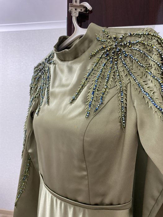 Вечерное платье в отличном состоянии, размер 38