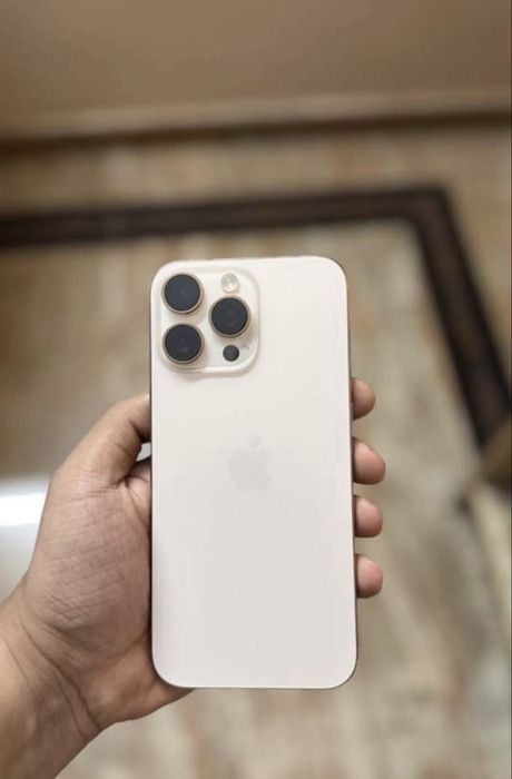 iPhone 16 Pro Max 256 GB disert titanium