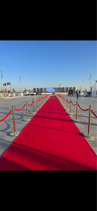 Аренда и продажа ковровых дорожек стойки ограждения лист сцены