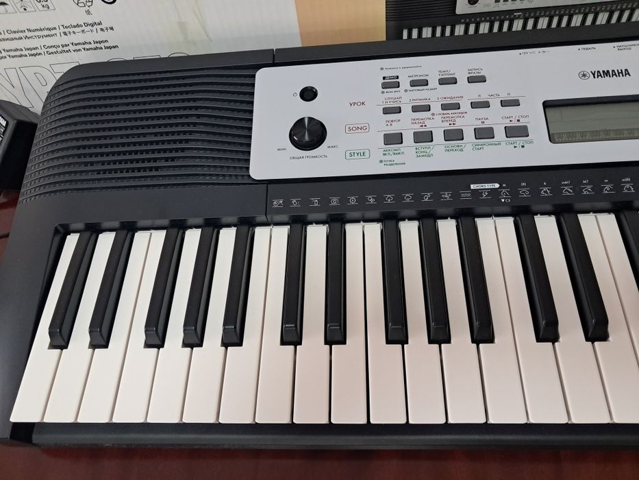 Синтезатор Yamaha YPT-270.
