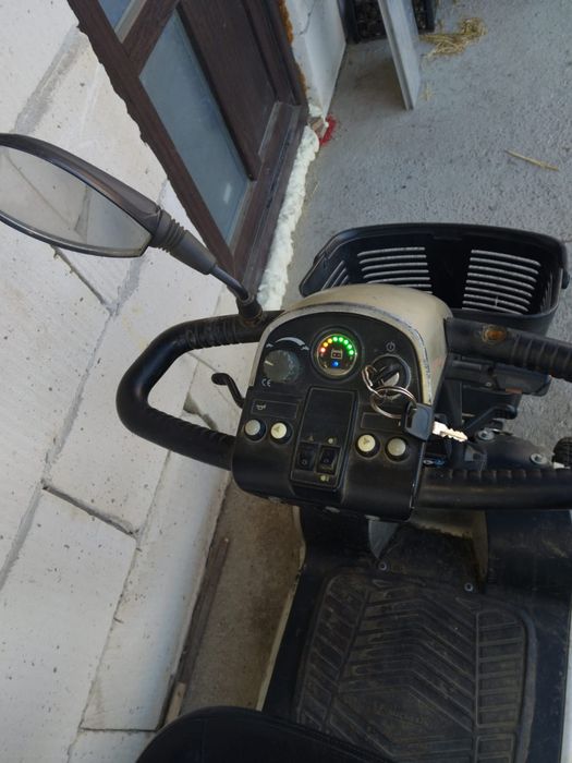 Scooter electric pentru persoane cu dizabilitati sau  persoane in vars