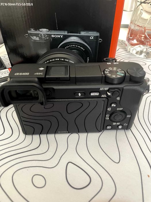 Sony A6400 + обектив Sony SEL 16-50mm f/3.5-5.6 P