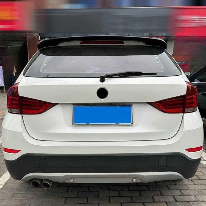 Eleron Luneta Lip Portbagaj Spoiler M pentru BMW X1 E84, Negru Lucios