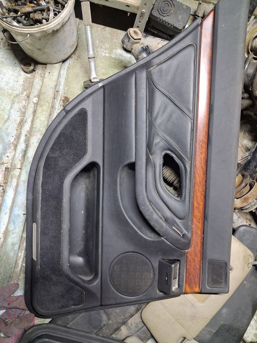 Задние обшивки пара бмв е38