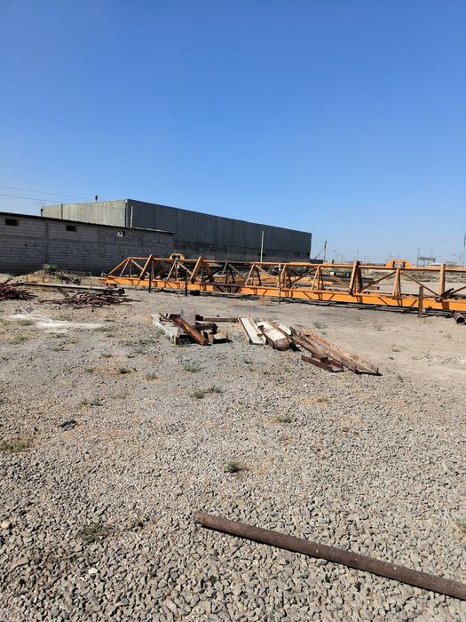 Навоий Тинчлик Темир йул станцияси ёнида 120 метр темир йўли бор база