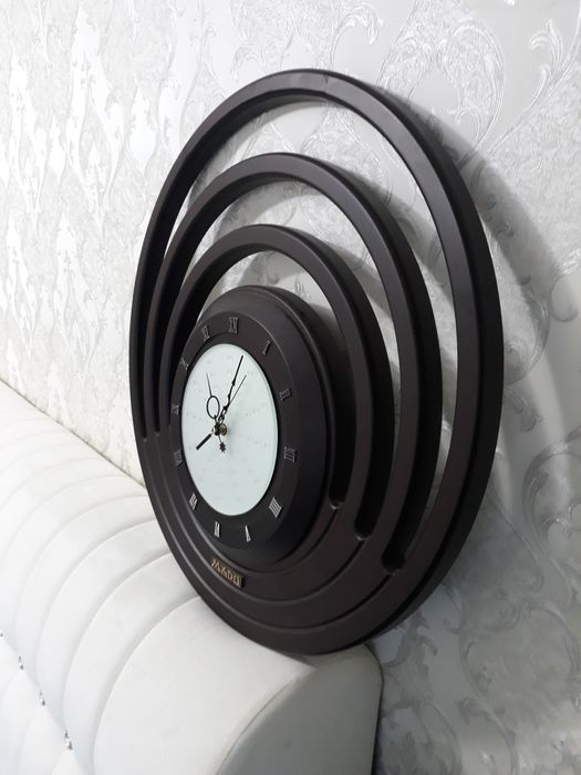 Настенные часы Mado