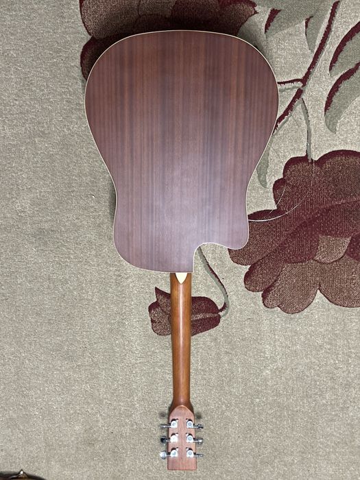 Акустическая гитара