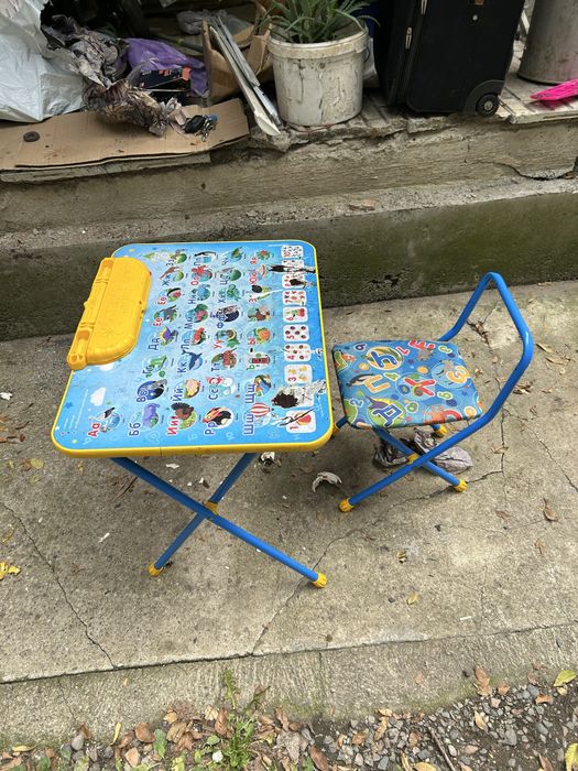 Продам детский столик