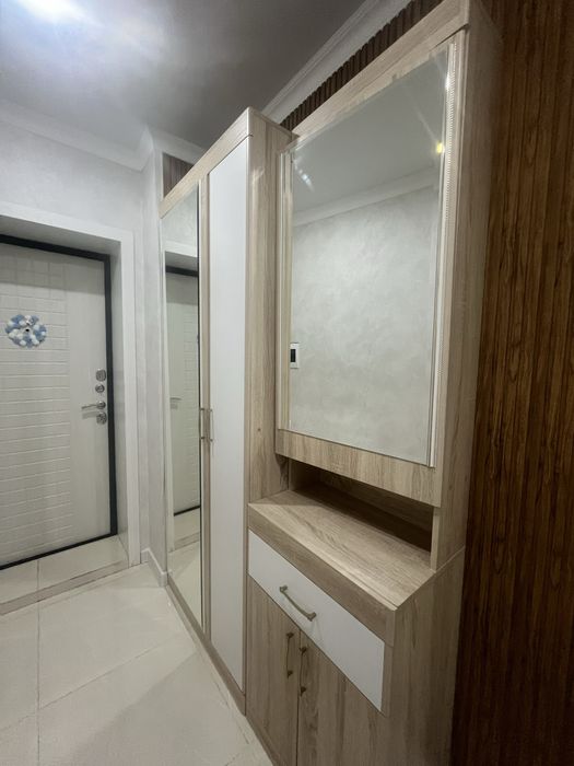 продаю шкаф для прихожей