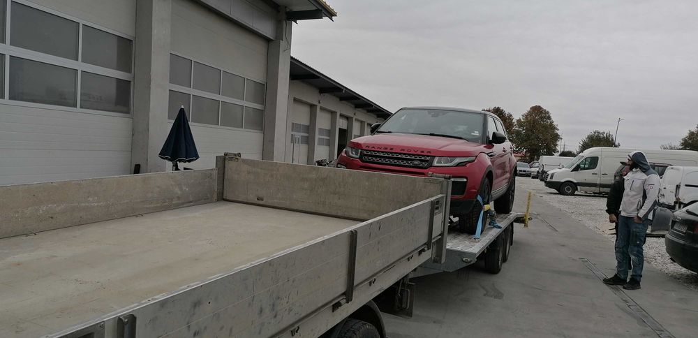 Услуги със багер, хидравличен чук, тристранен самосвал и пътна помощ.