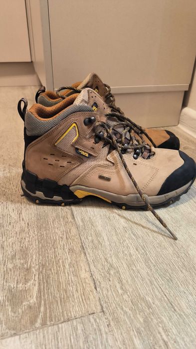 Ботинки горные 39-40 размер