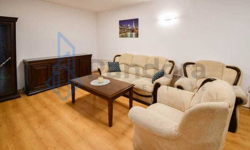 Двустаен апартамент под наем в Центъра