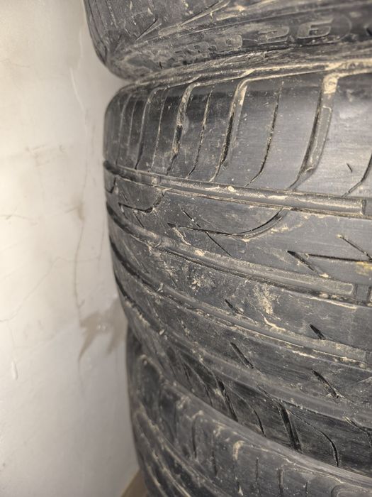 Продам летние шины 245/35 R19