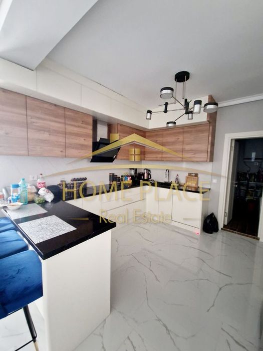 Продава се Къща в Варна, Бриз - 250 кв.м за 2476 €/кв.м - Снимка #3