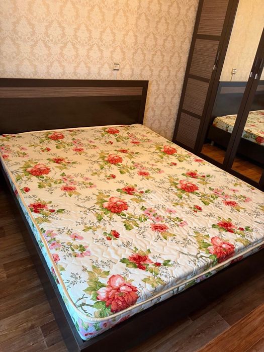 Продам спальный гарнитур
