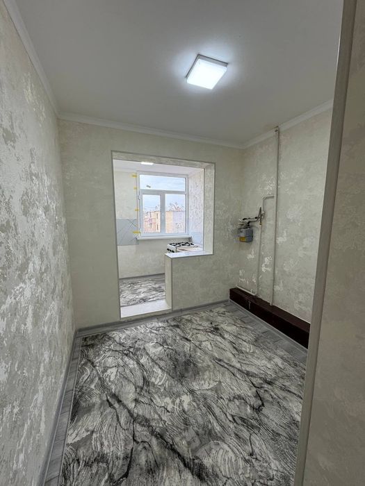 2хоналик 4каватда 23мактаб олдида