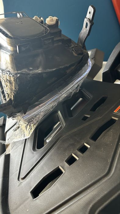 Продам, фару правую приора