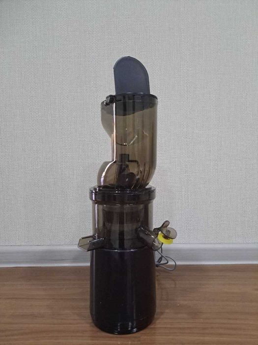 Электрическая соковыжималка