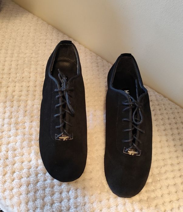 Професионални дамски обувки за спорте танци.