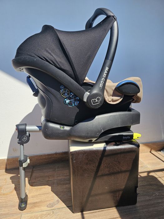 Scoica cu baza isofix MAXI-COSI testata ADAC
