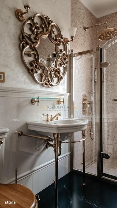 Apartament exclusivist tip duplex, 7 camere + curte, zona Parcul Carol