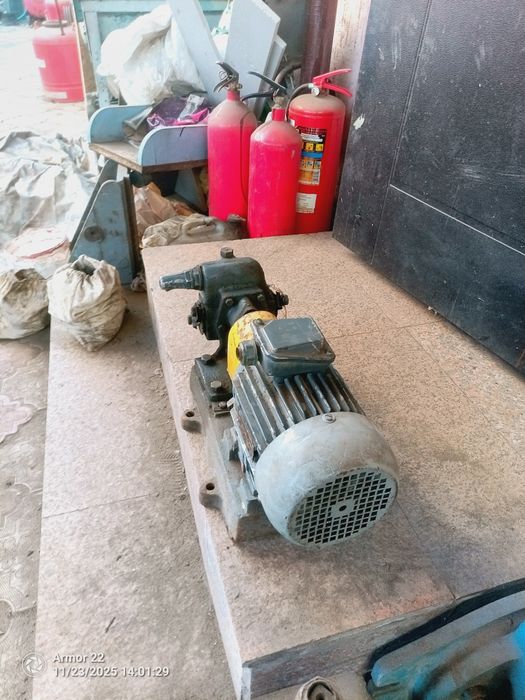 Масляный насос с электродвигателем