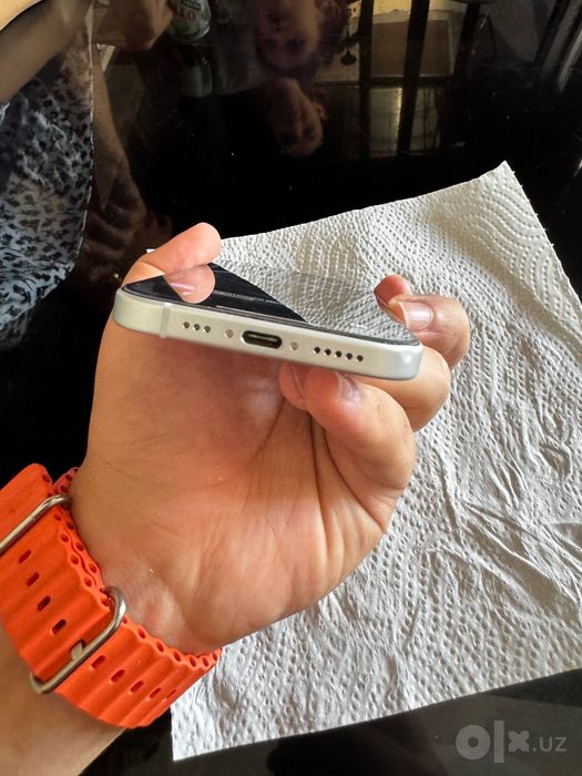 Телефон iphone 15