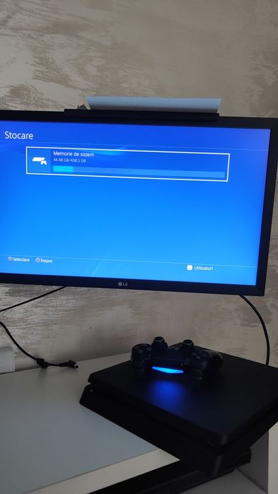 PlayStation 4 Slim ( Ps 4) + controller