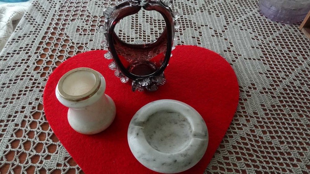 Свещник, Статуетка покривка и други