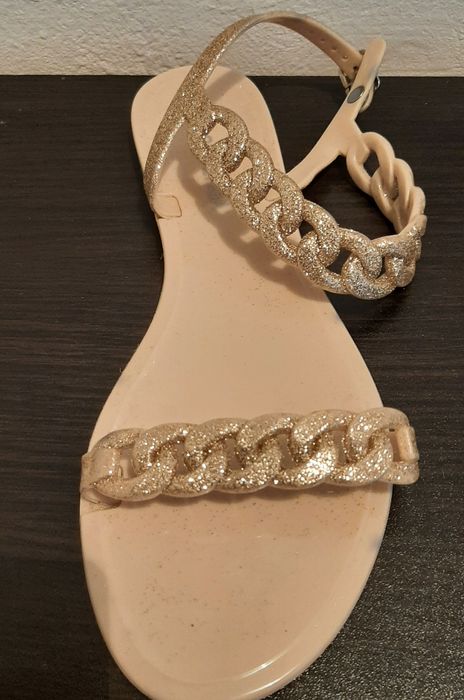 Ефектни сандали SUPERGA,със златист брокат и Силиклнови сандалиCROQS