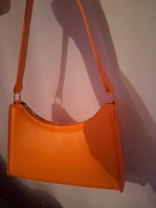 Дамска чанта,оранжев цвят