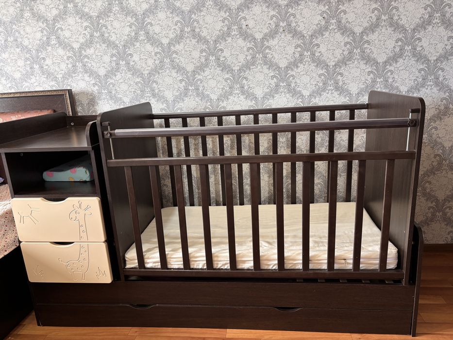 Детская кроватка
