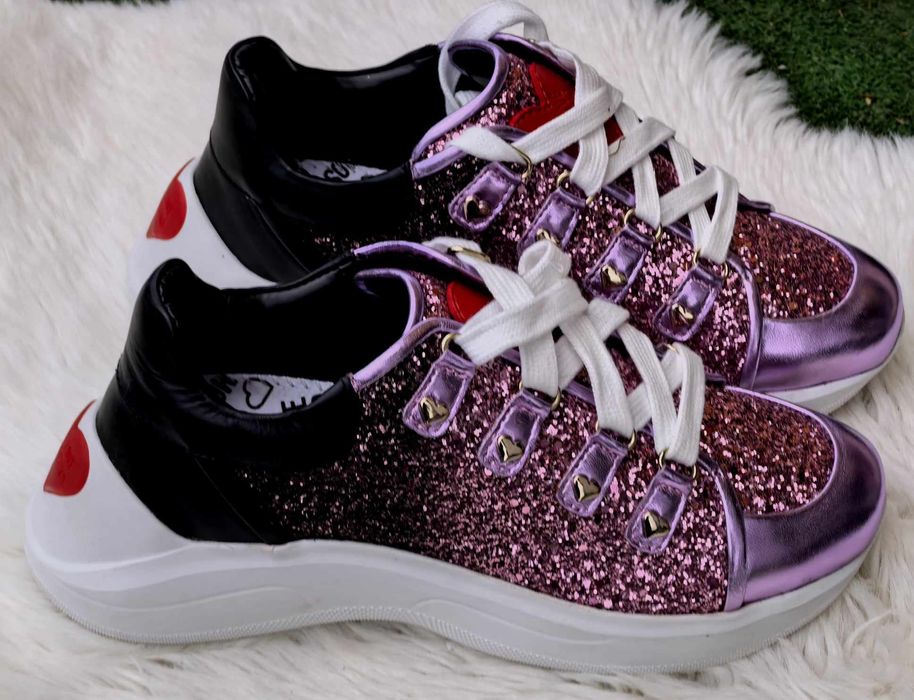 Love Moschino оригинални дамски сникърси нови 38 номер