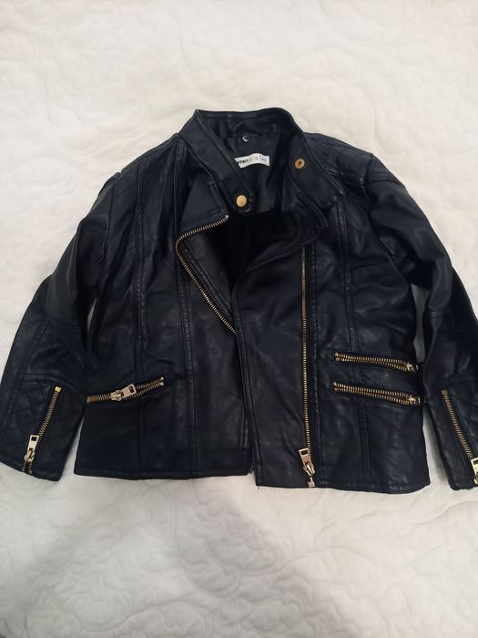 Продам курточку для девочки