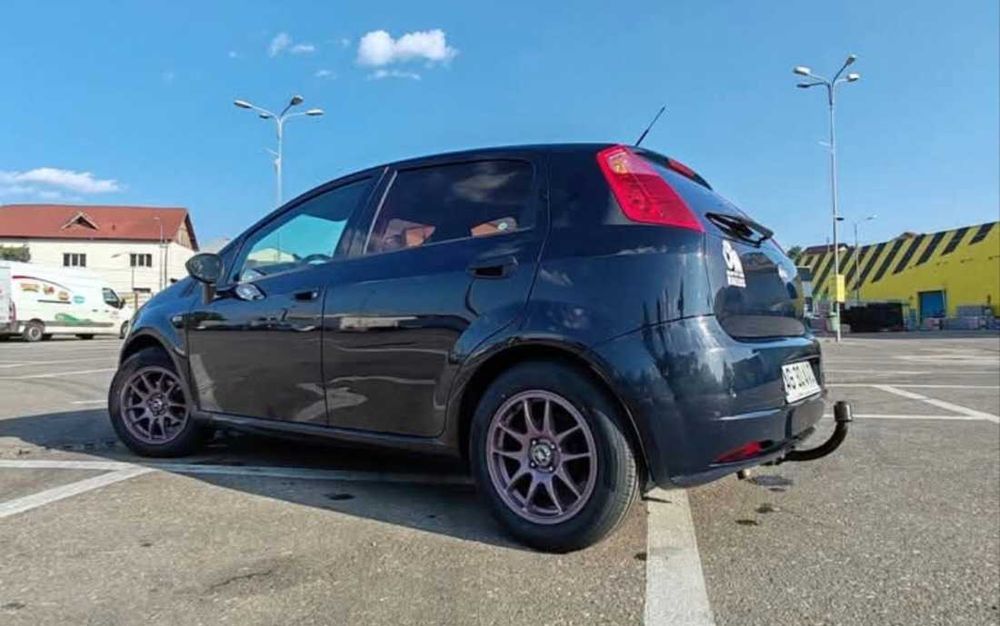 Fiat Grande Punto benzina 2000€