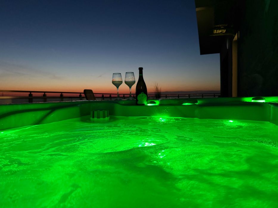 Jacuzzi exterior 6 persoane Visoli cu Ozone  Nou!